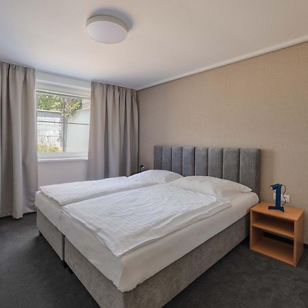 Hotel Taxis Bratislava - New Rooms Exteriör bild