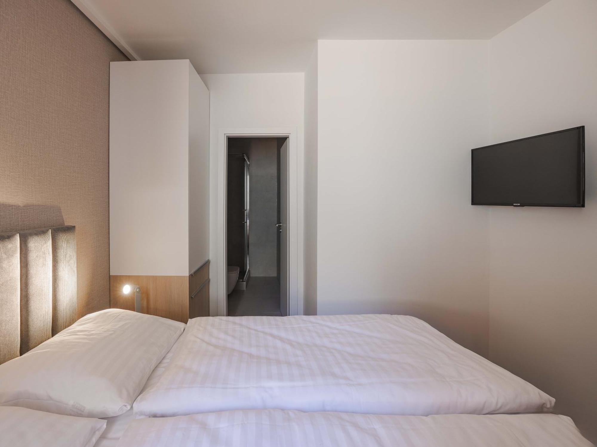 Hotel Taxis Bratislava - New Rooms Exteriör bild